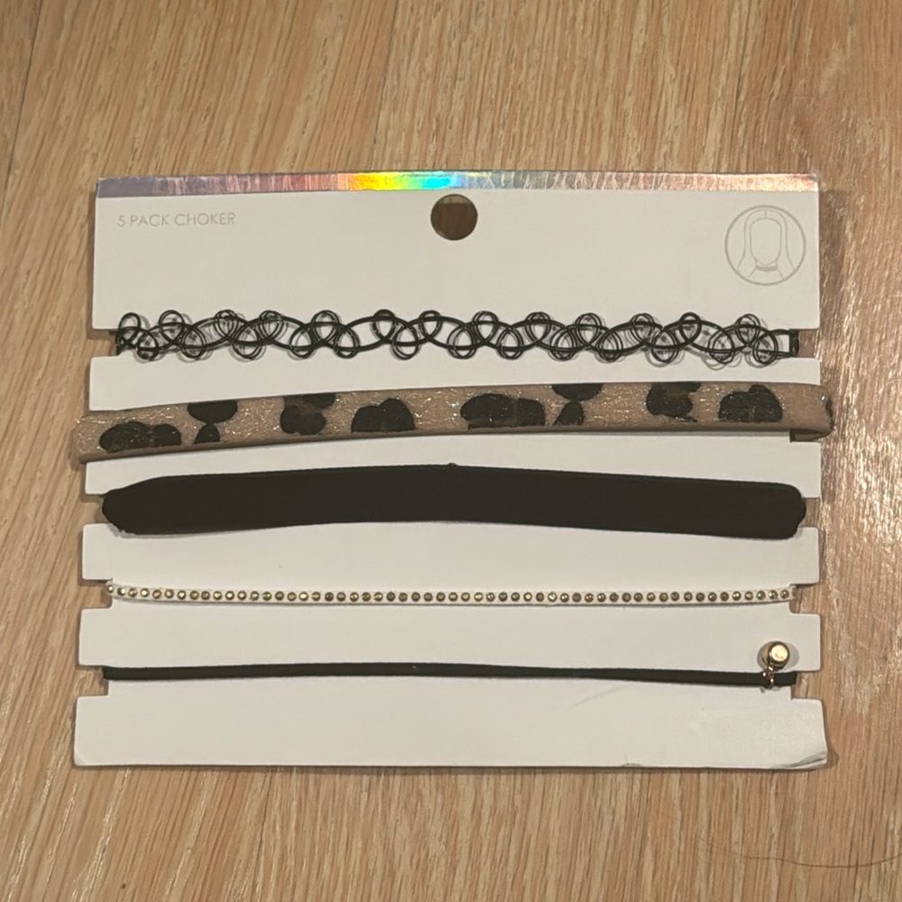 NWT 5pc Chocker Set